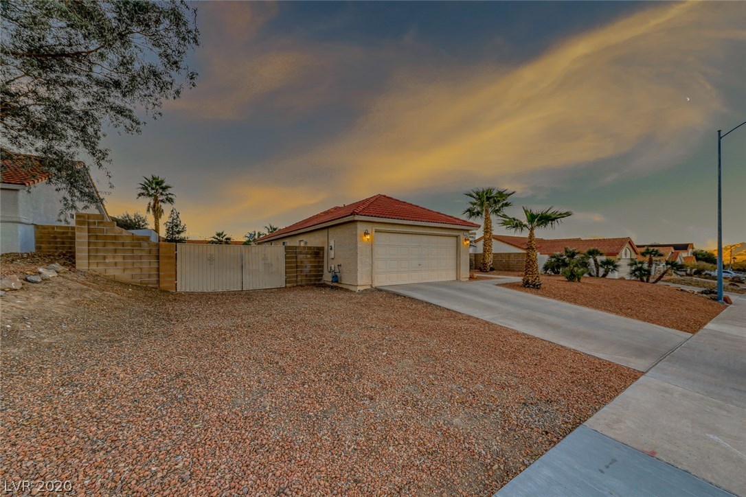514 Crestway Road Henderson, NV 89015 - Photo 3 of 47 Gallery Image 3