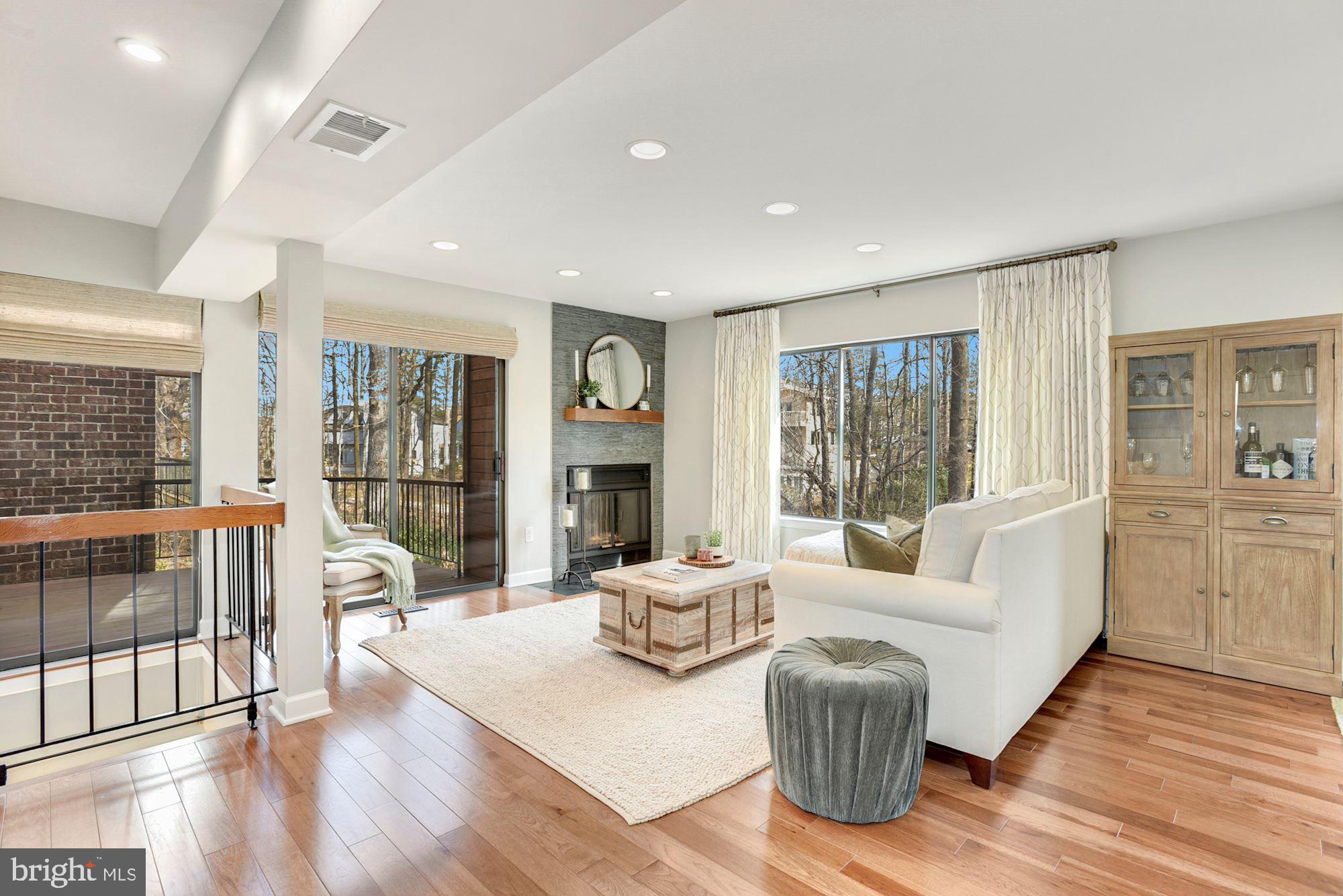2107 Cabots Point Lane Reston, VA 20191 - Photo 3 of 40 Family room