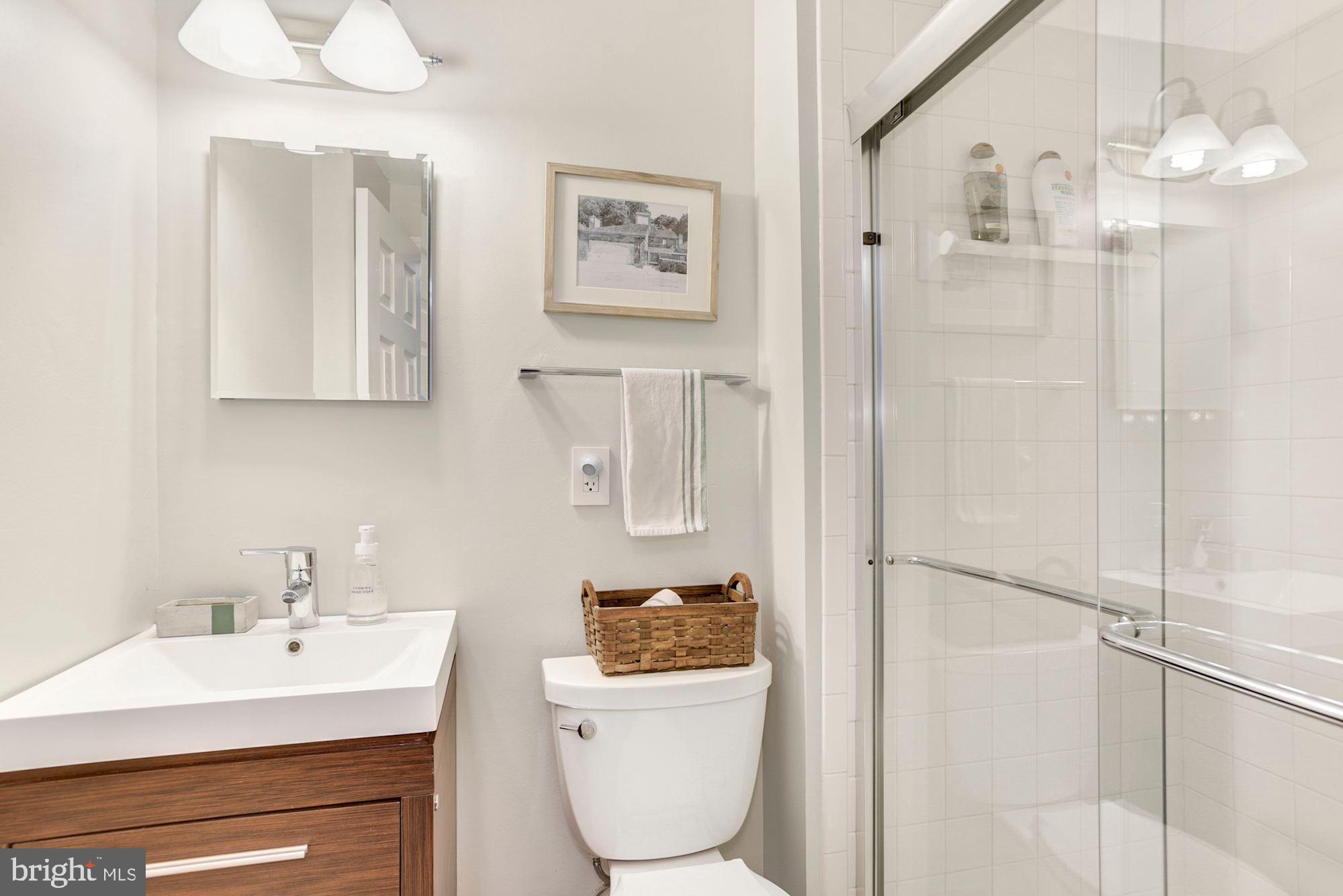 2107 Cabots Point Lane Reston, VA 20191 - Photo 23 of 40 Third Full Bathroom