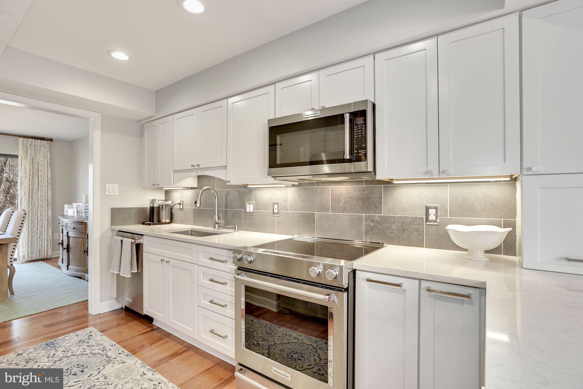 2107 Cabots Point Lane Reston, VA 20191 - Photo 8 of 40