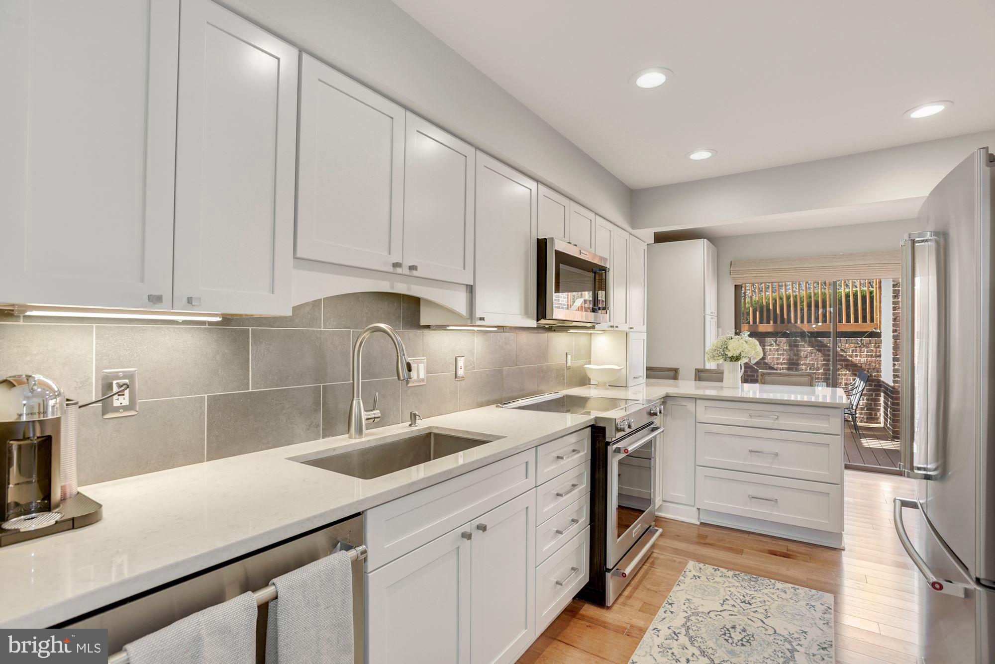 2107 Cabots Point Lane Reston, VA 20191 - Photo 9 of 40