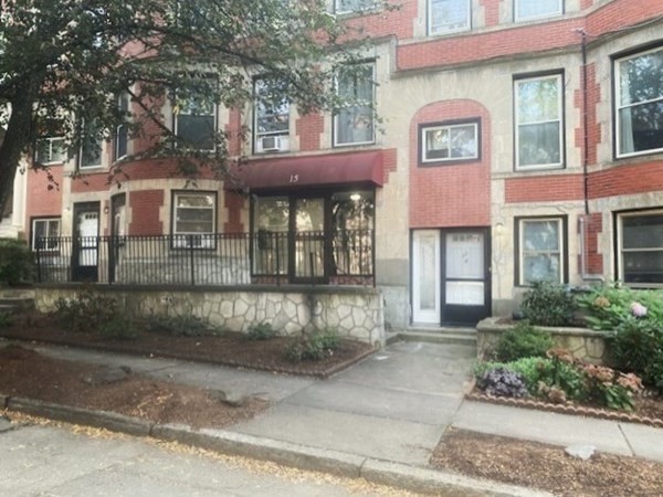 15 17 UNIVERSITY RD Unit 22  