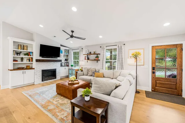 $825,000 | 333 Gaywood Drive, Nashville, TN 37211