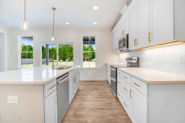 $484,900 | 46 Otter Hole Drive, Kenly, NC 27542