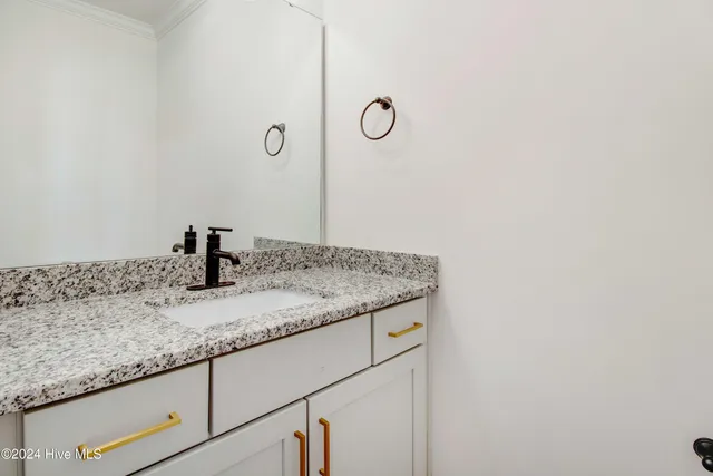 $484,900 | 46 Otter Hole Drive, Kenly, NC 27542