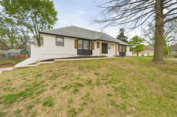 $365,000 | 12816 Overhill Avenue, Grandview, MO 64030