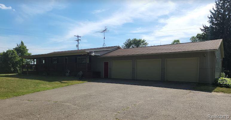13100 Byron Road Byron, MI 48418 - Photo 3 of 41