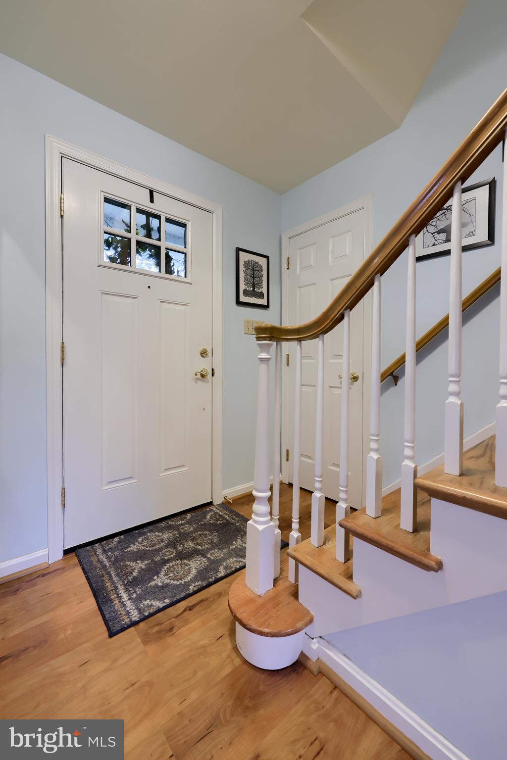 19 Buttonwood Drive Lititz, PA 17543 - Photo 2 of 40 Foyer