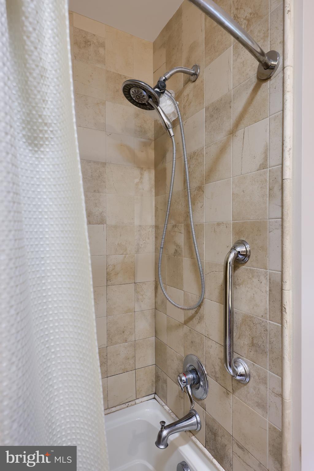 19 Buttonwood Drive Lititz, PA 17543 - Photo 26 of 40 Primary/Main Bathroom