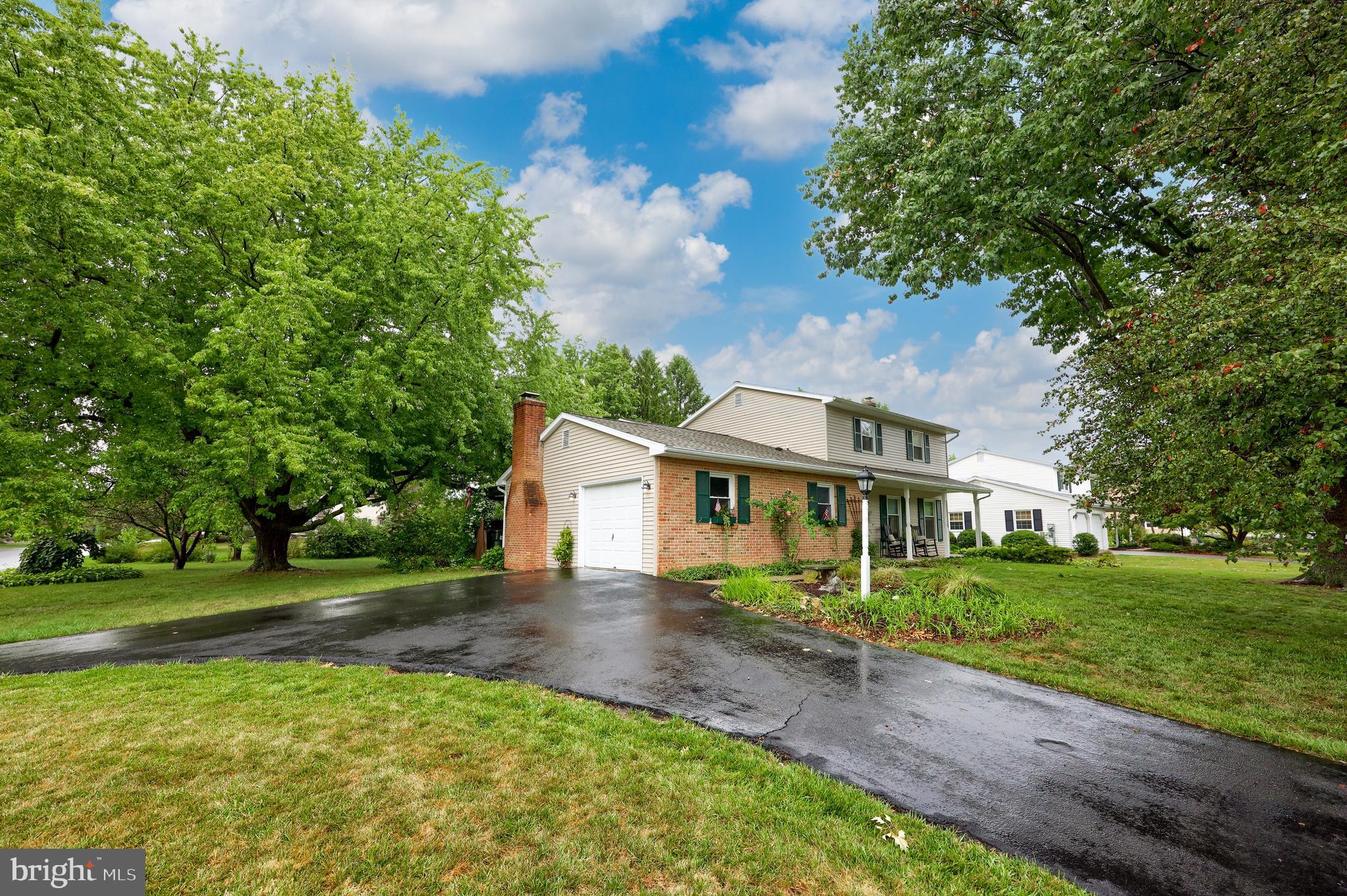 19 Buttonwood Drive Lititz, PA 17543 - Photo 32 of 40 Front Side View