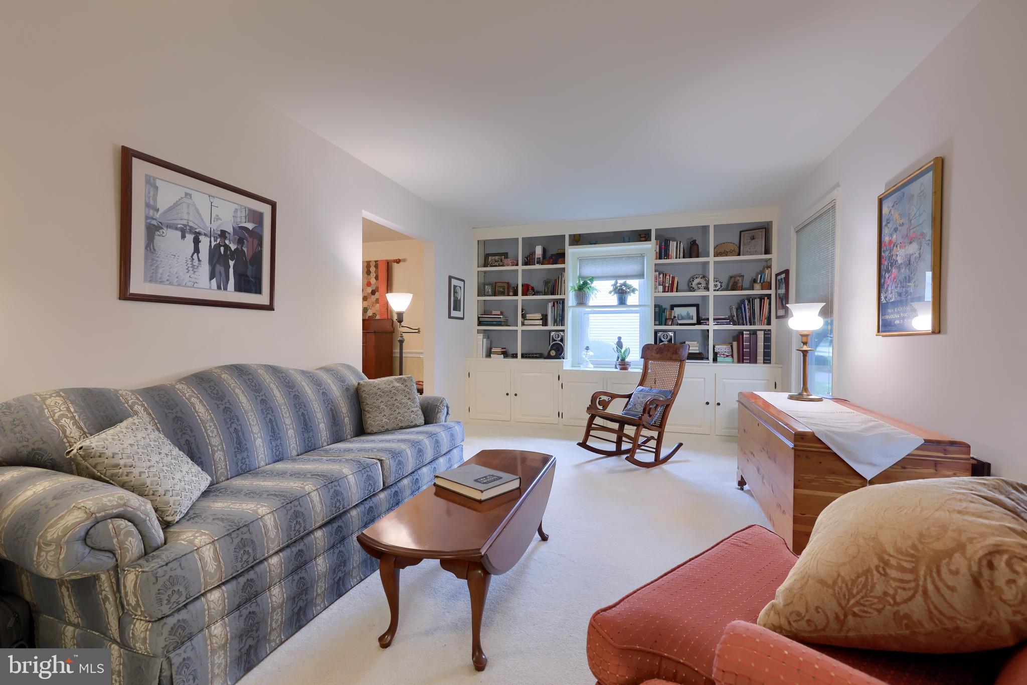 19 Buttonwood Drive Lititz, PA 17543 - Photo 4 of 40 Living Room