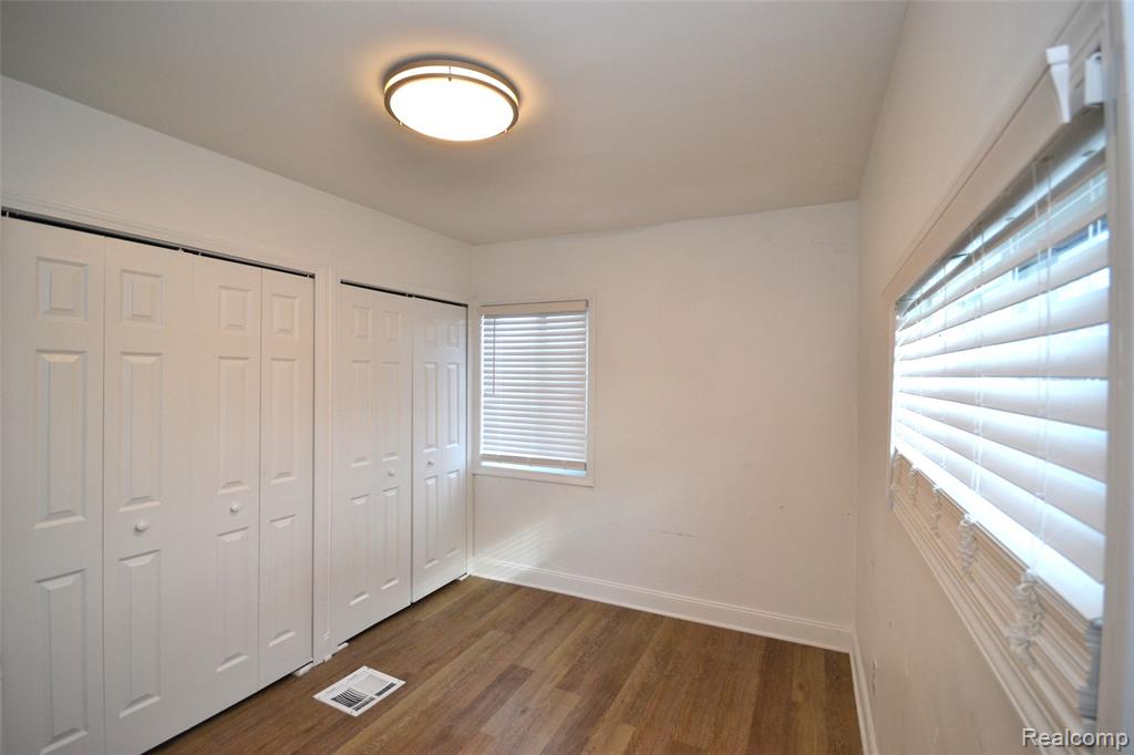 23833 John R Road, Unit 2 Hazel Park, MI 48030 - Photo 5 of 8