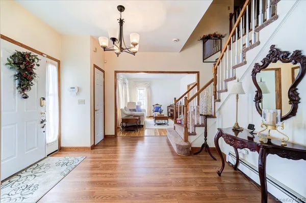 $687,000 | 2 Melissa Lane, Washingtonville, NY 10992
