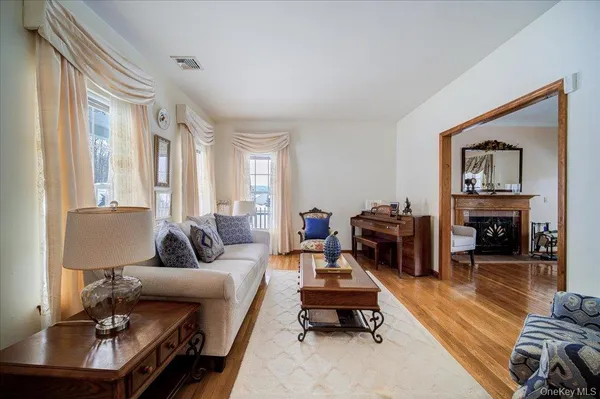 $687,000 | 2 Melissa Lane, Washingtonville, NY 10992