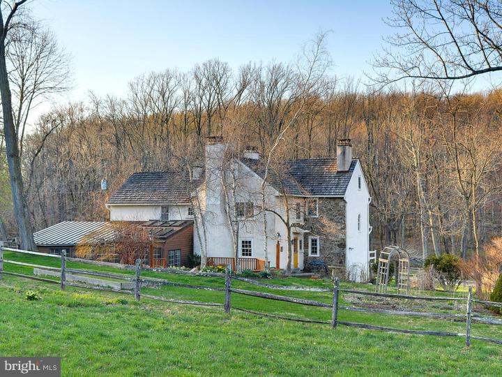 211 Bollinger Road Elverson, PA 19520 - Photo 7 of 25 Exterior Back