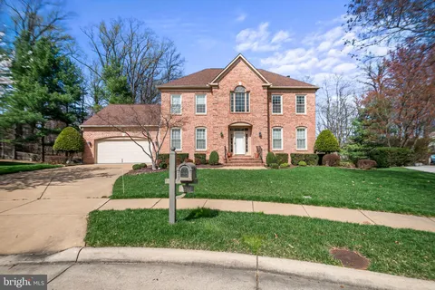 $1,180,000 | 5703 Barbmor Court, Alexandria, VA 22310