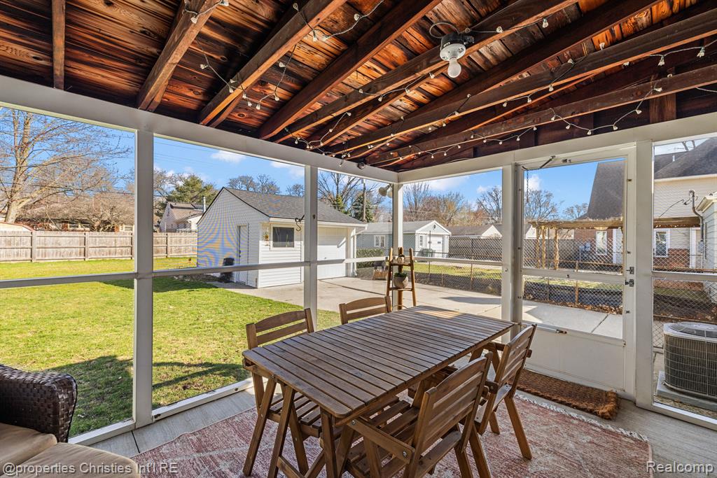 2205 Pembroke Road Birmingham, MI 48009 - Photo 31 of 36