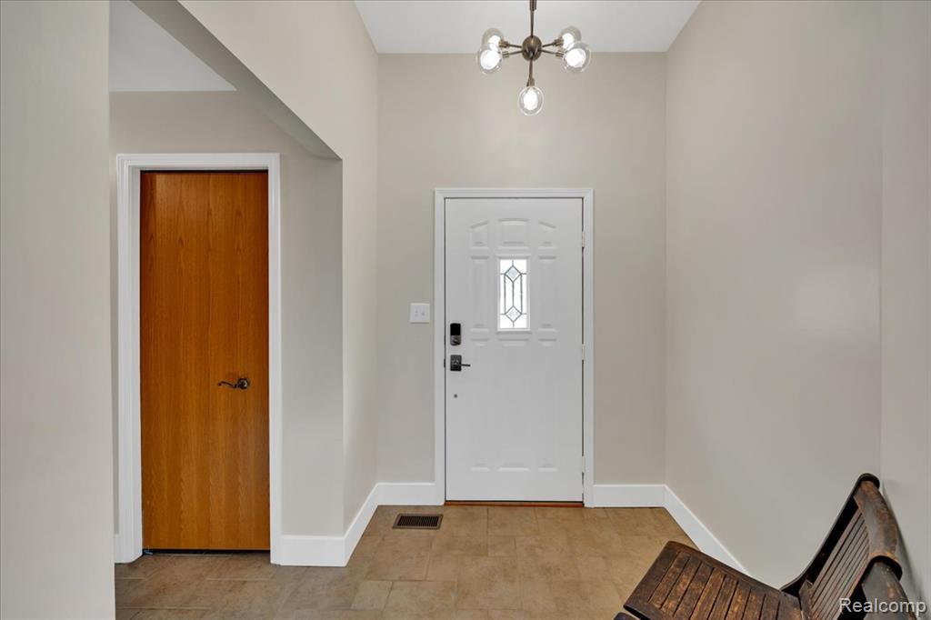 3018 Rivers Edge Drive Wayne, MI 48184 - Photo 7 of 37 Gallery Image 7
