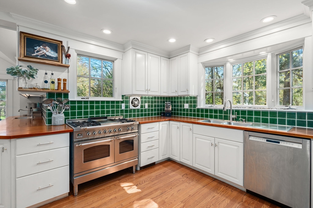 633 Boston Post Road Weston, MA 02493 - Photo 12 of 35