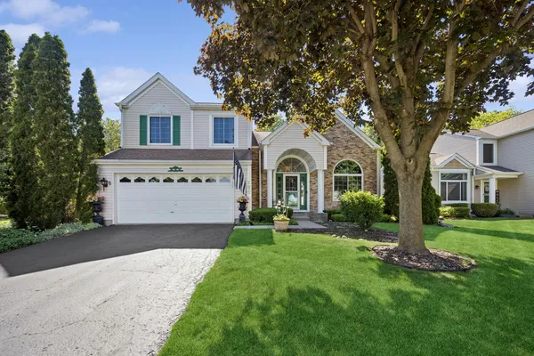 $493,000 | 190 Lake Drive South, Algonquin, IL 60102