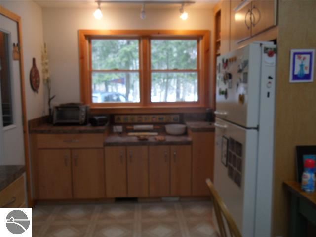4362 North Omena Point Road Omena, MI 49674 - Photo 6 of 39 1784650-5.JPG