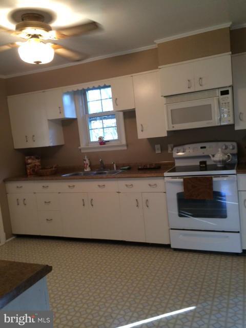 2315 Sandymount Road Finksburg, MD 21048 - Photo 2 of 29 Kitchen