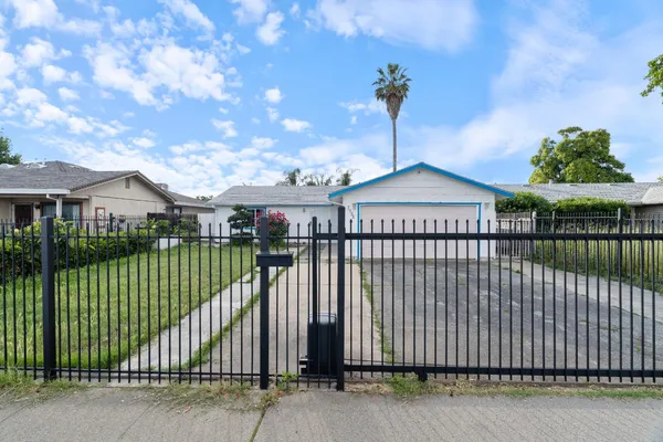 $409,000 | 7992 Valley Green Drive, Sacramento, CA 95823