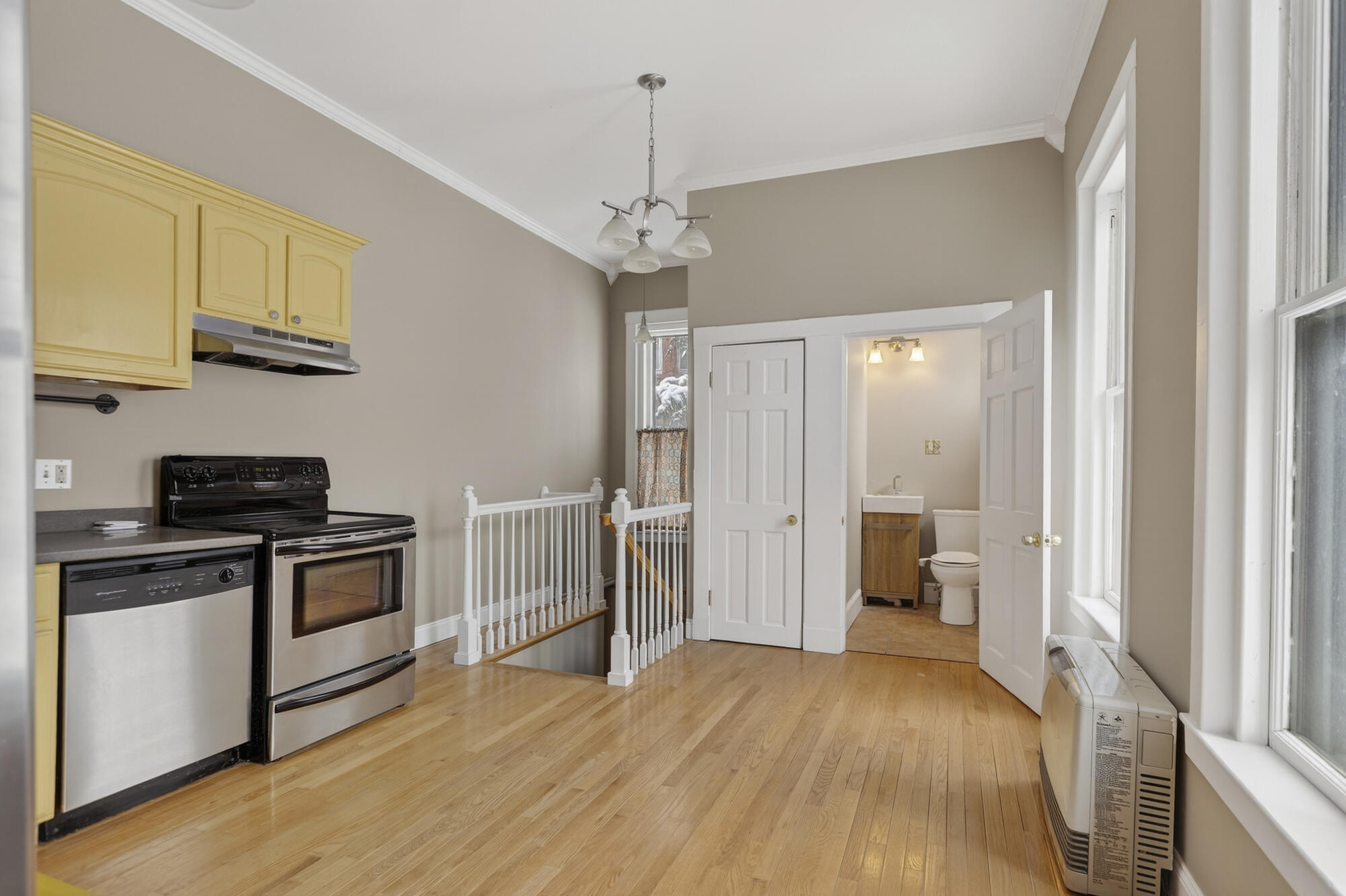 117 Pine Street, Unit 2 Portland, ME 04102 - Photo 8 of 34 117 Pine St_1A_07