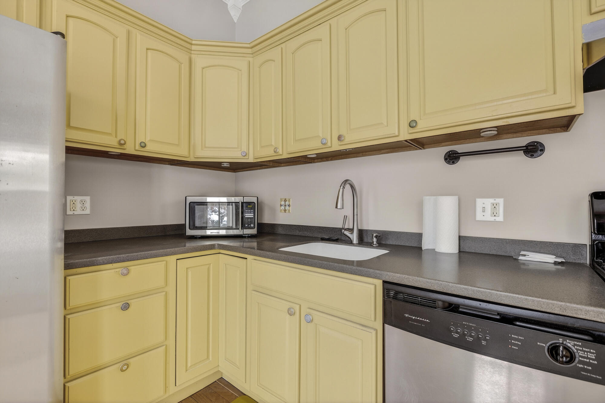 117 Pine Street, Unit 2 Portland, ME 04102 - Photo 10 of 34 117 Pine St_1A_09