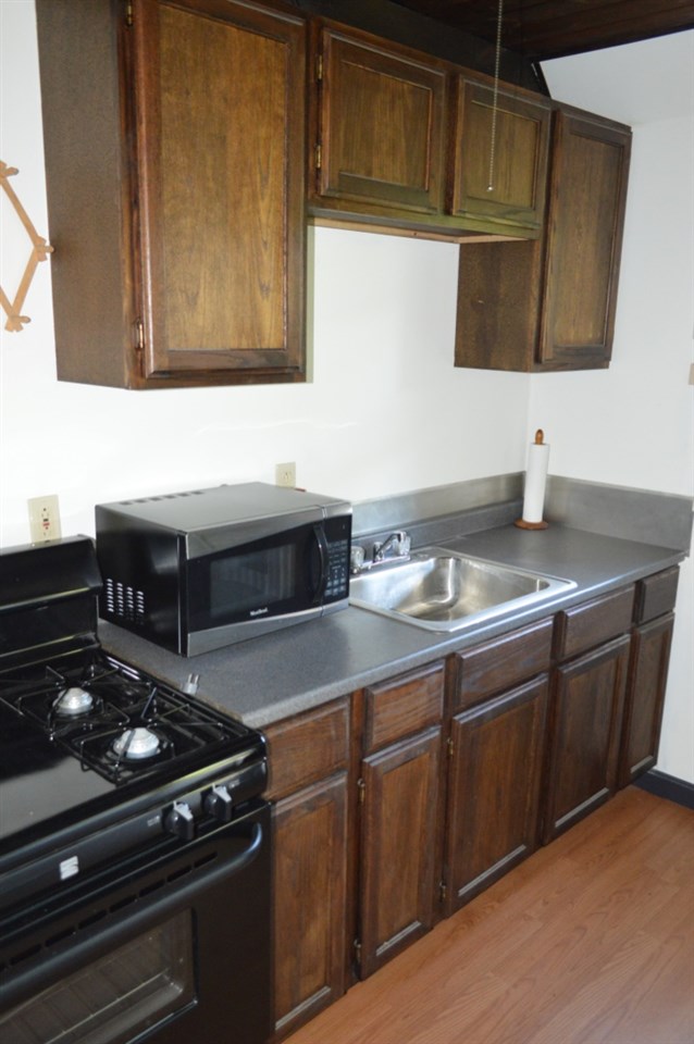 906 Warren Switch Road Pawlet, VT 05775 - Photo 9 of 27 Gallery Image 9