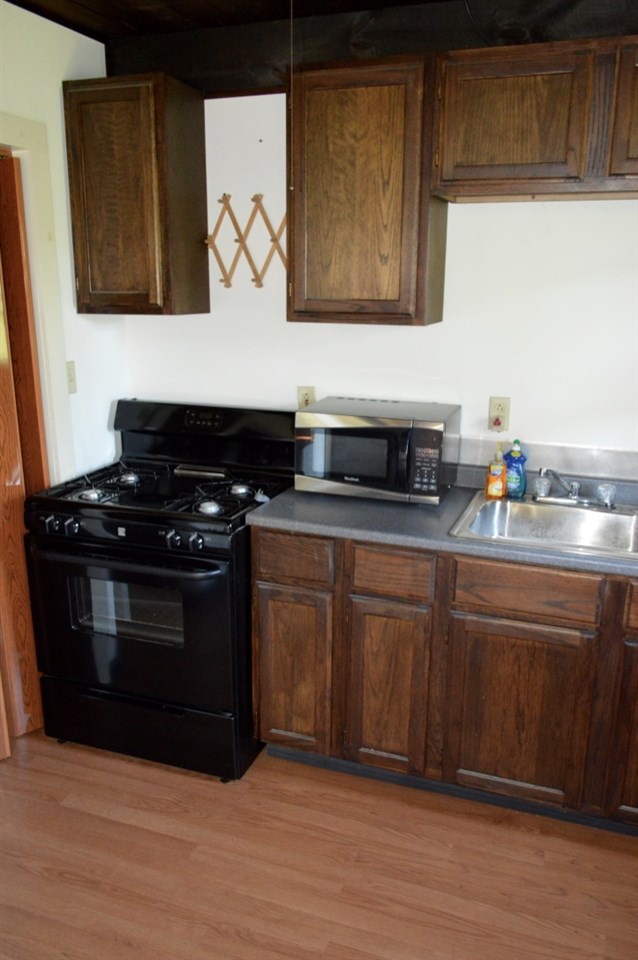 906 Warren Switch Road Pawlet, VT 05775 - Photo 10 of 27 Gallery Image 10