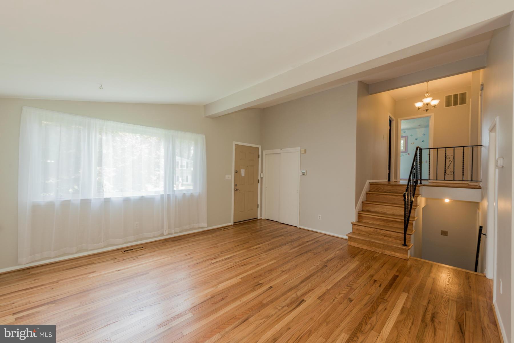 8515 Charlton Road Randallstown, MD 21133 - Photo 4 of 20 Living Room