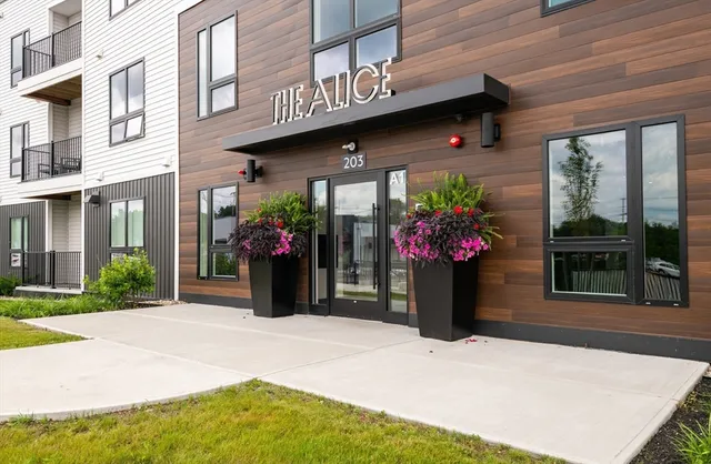 $689,500 | 203 Lowell Street, Unit 302, Wilmington, MA 01887