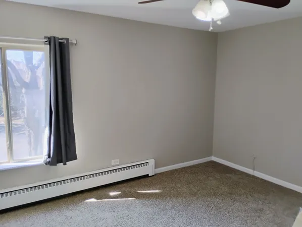 $2,300 | 910 West Alleghany Drive, Unit 2B, Arlington Heights, IL 60004