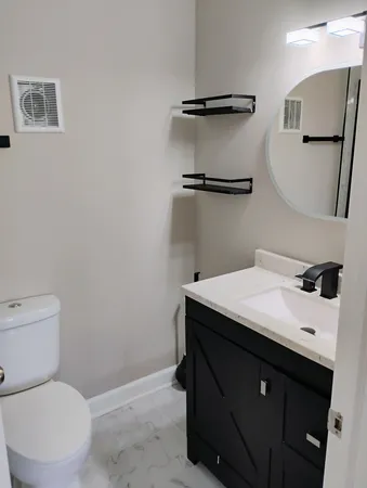 $2,300 | 910 West Alleghany Drive, Unit 2B, Arlington Heights, IL 60004