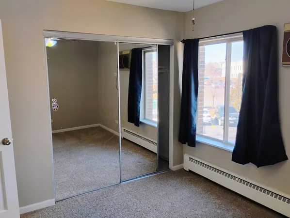 $2,300 | 910 West Alleghany Drive, Unit 2B, Arlington Heights, IL 60004