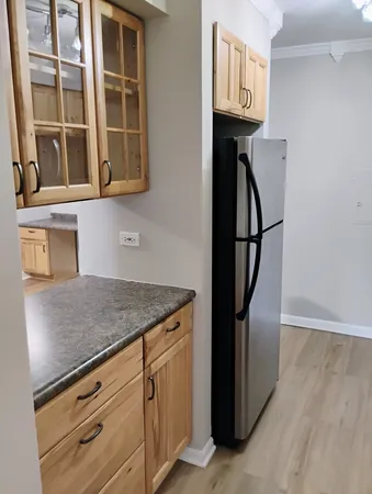 $2,300 | 910 West Alleghany Drive, Unit 2B, Arlington Heights, IL 60004