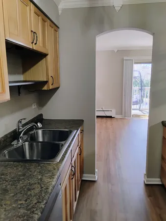 $2,300 | 910 West Alleghany Drive, Unit 2B, Arlington Heights, IL 60004