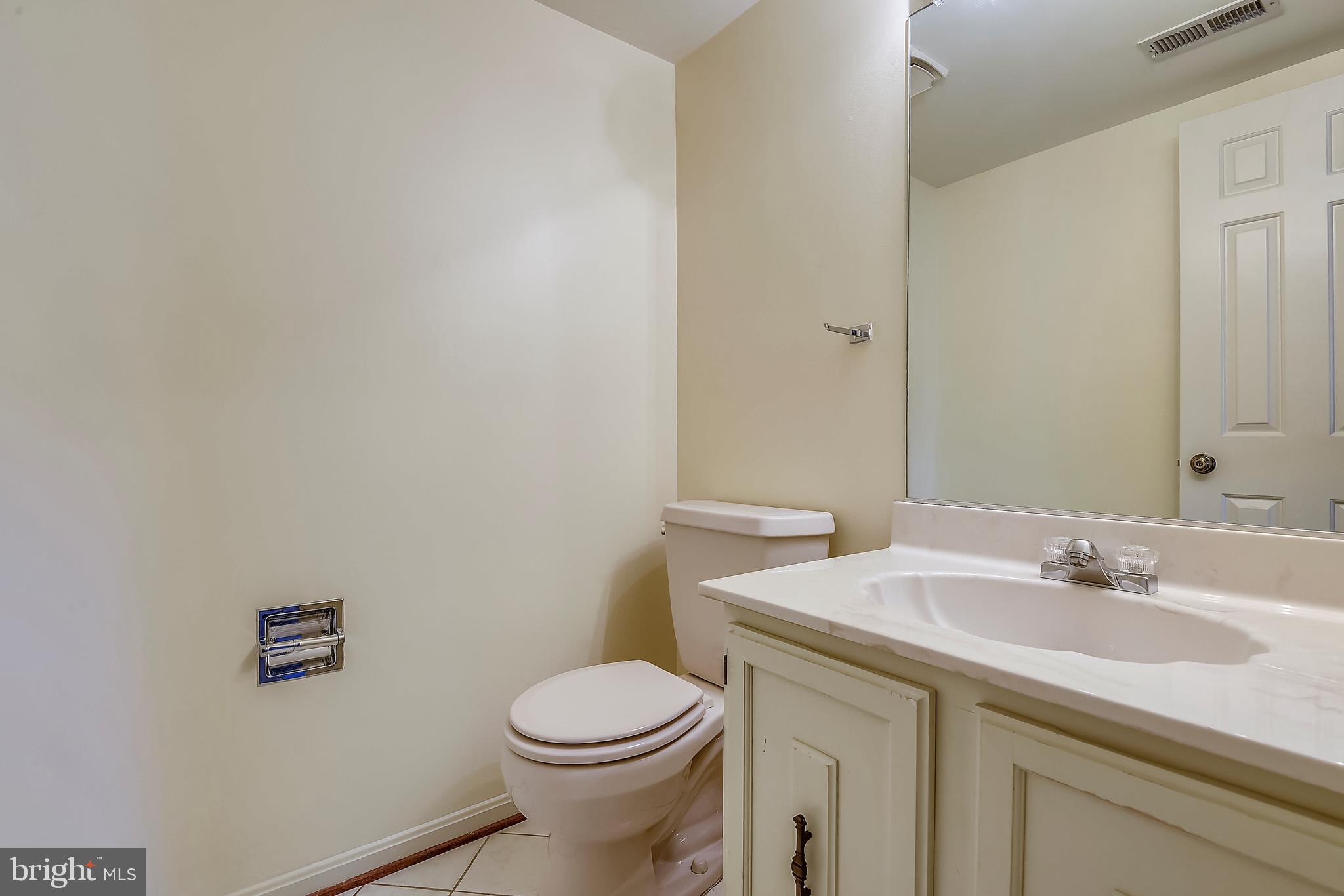 109 Farmgate Lane Silver Spring, MD 20905 - Photo 19 of 50 Main level half bath