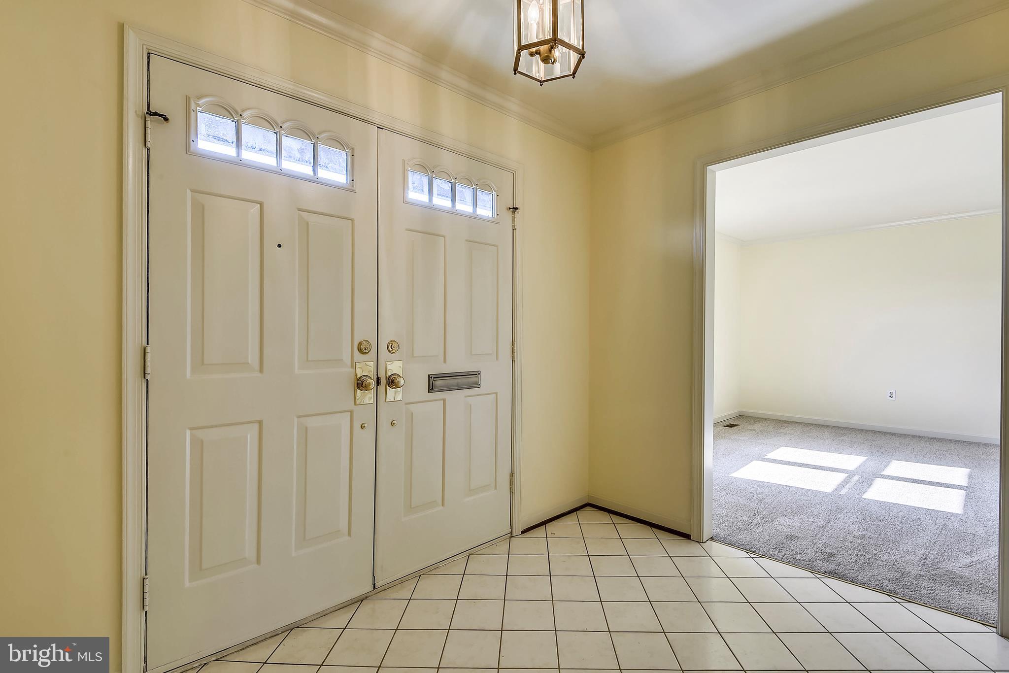 109 Farmgate Lane Silver Spring, MD 20905 - Photo 6 of 50 Foyer entry