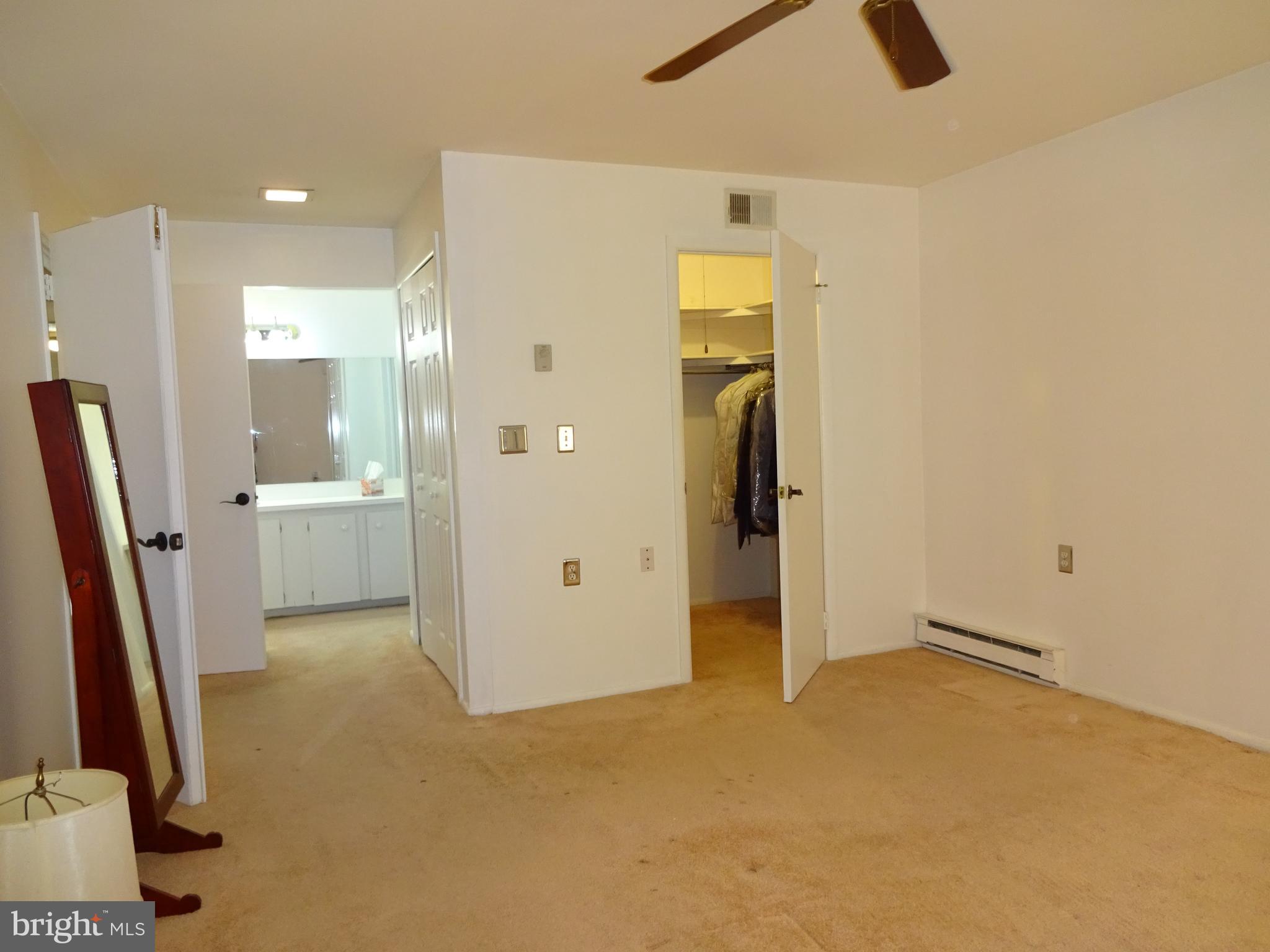 27 Windsor Road Southampton, NJ 08088 - Photo 14 of 24 Master Bedroom w/Walk - In - Closet
