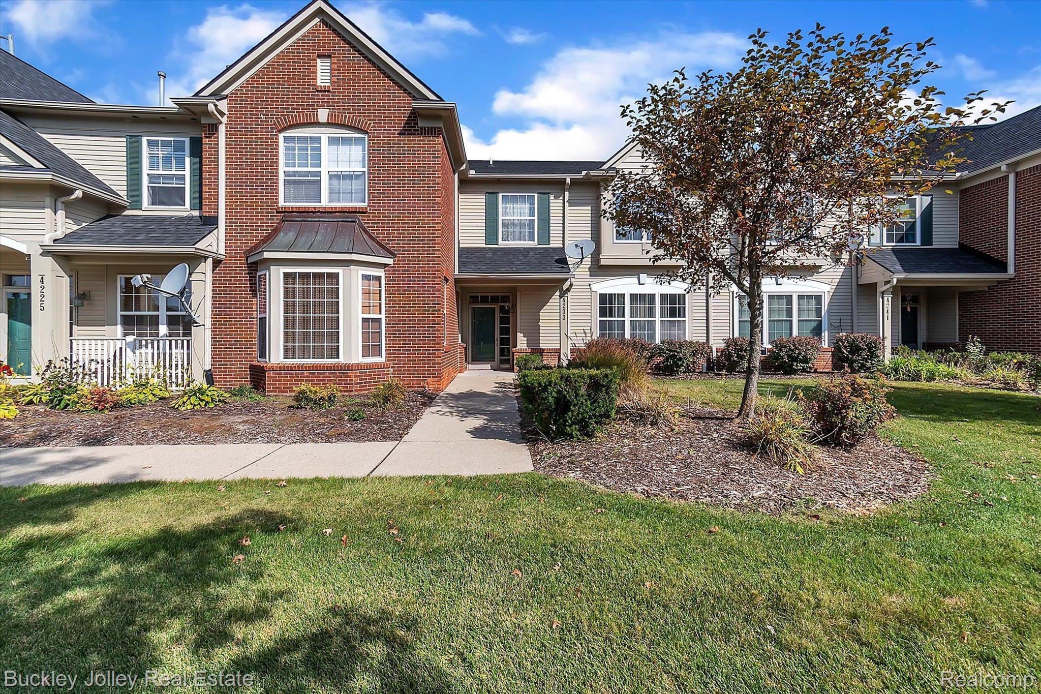 Great Condition Condo in Hampton Ridge