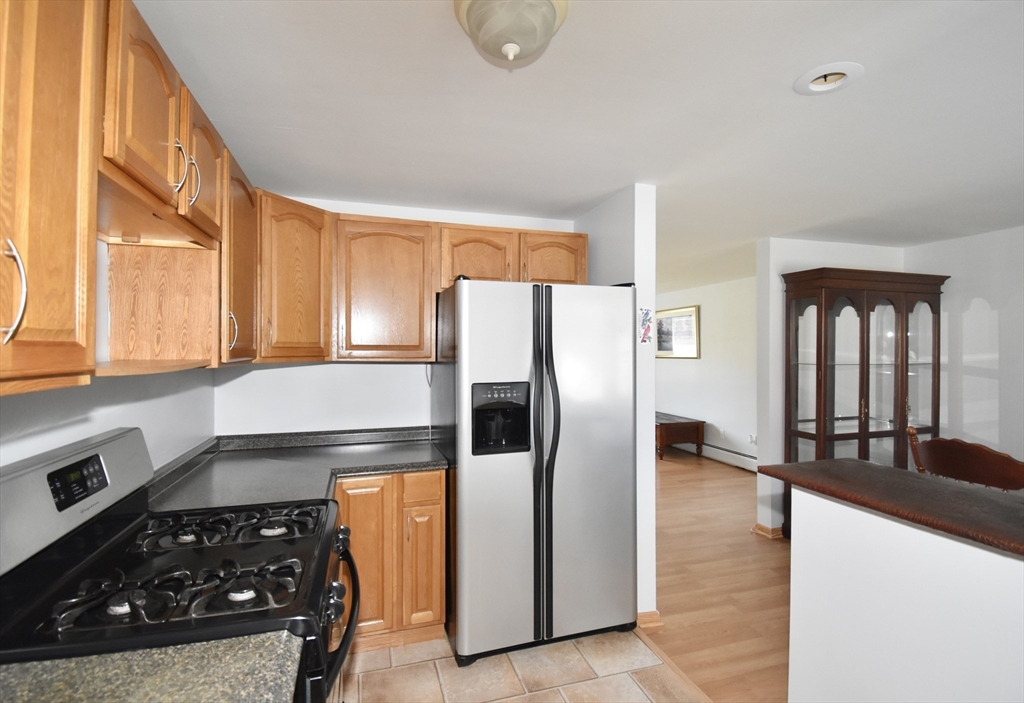 12 Manor Court, Unit 12 Springfield, MA 01118 - Photo 3 of 21