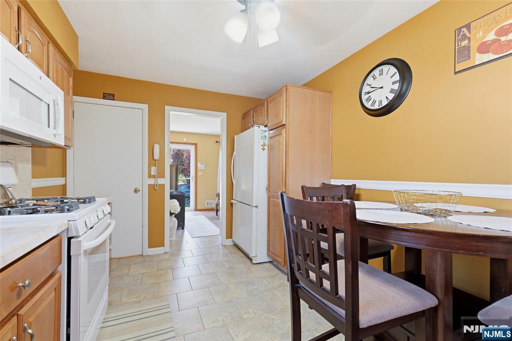 29 Corsi Road Bloomfield, NJ 07003 - Photo 7 of 31