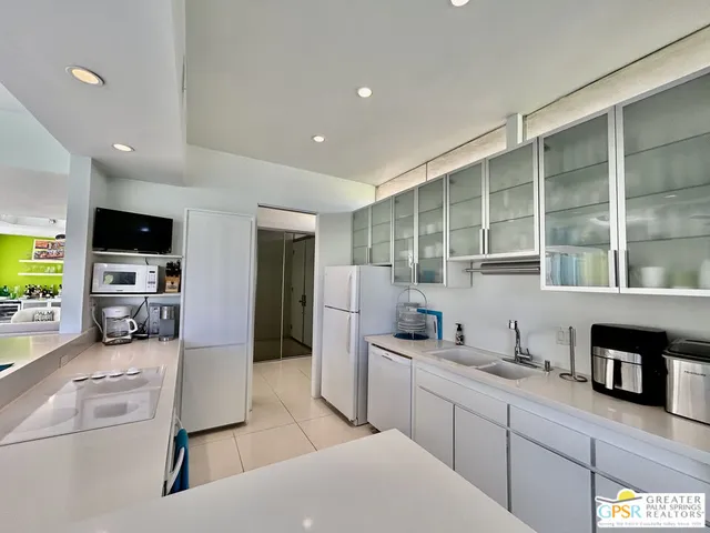 $8,000 | 16 Lakeview Drive, Palm Springs, CA 92264