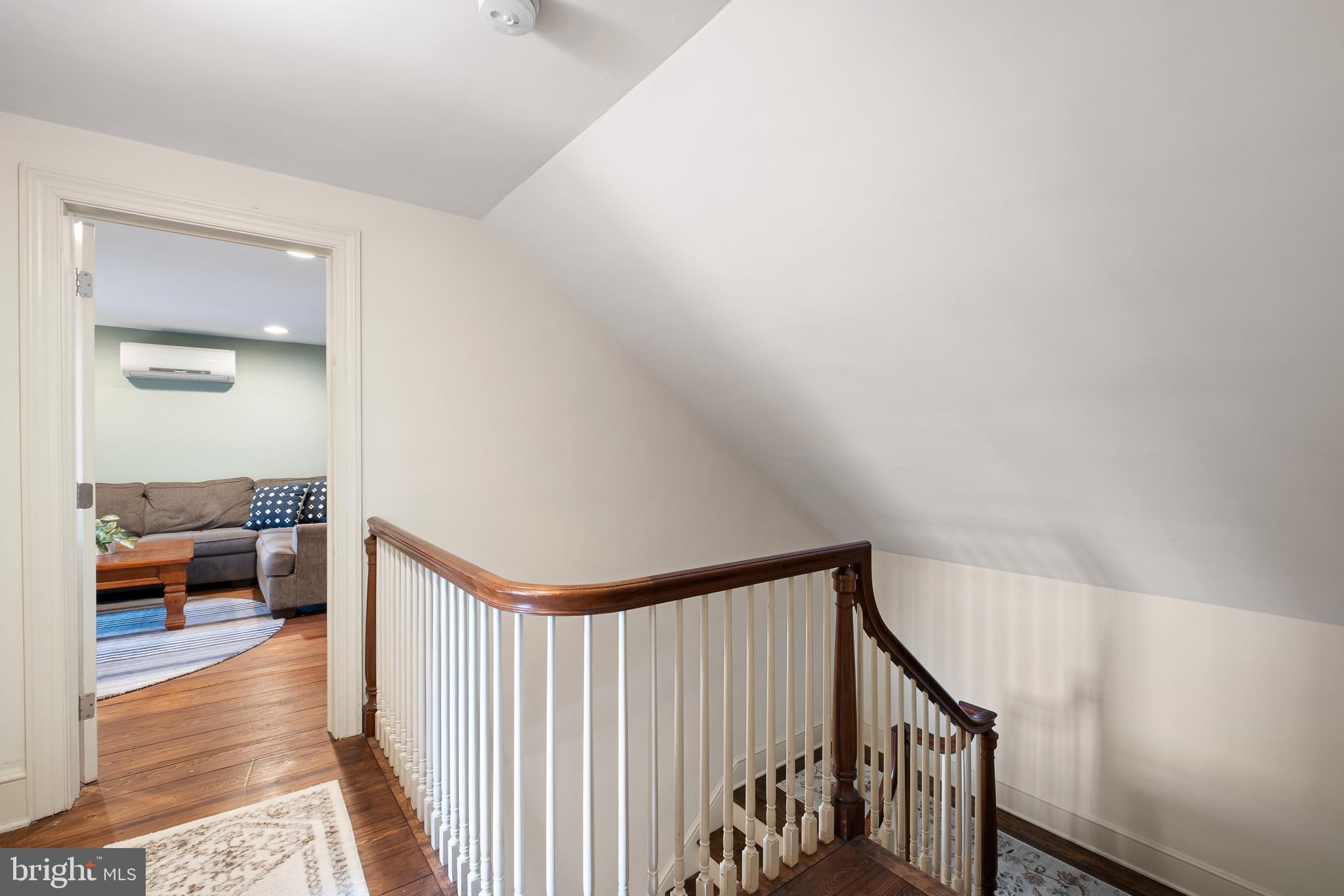 4501 Whittier Road Wilmington, DE 19802 - Photo 84 of 95 3rd Floor staircase view