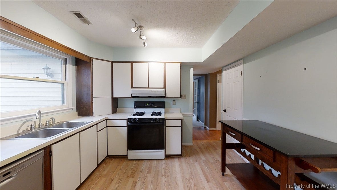 209 Plains View Road Williamsburg, VA 23188 - Photo 2 of 22 Gallery Image 2
