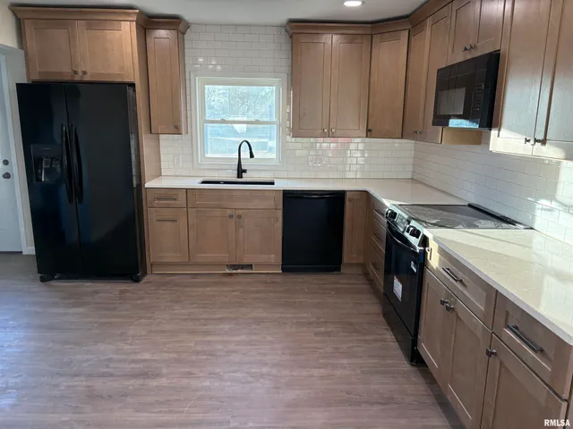 $204,900 | 504 Westhaven Drive, Centralia, IL 62801