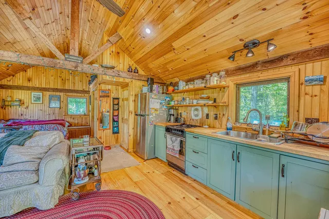 $1,200 | 398 Plains Road, Unit C, Lisbon, NH 03585