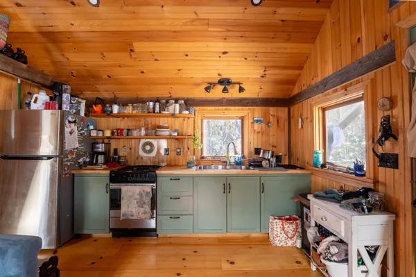 $1,200 | 398 Plains Road, Unit C, Lisbon, NH 03585